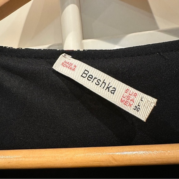 Bershka Women’s Black Floral Paisley Print Short Dress V Neckline sz L - Picture 3 of 10